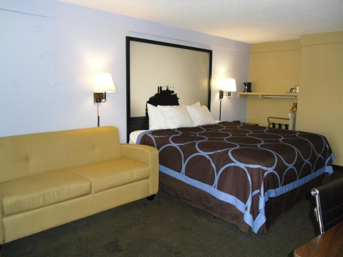 Super 8 By Wyndham Lantana West Palm Beach Exterior photo